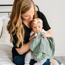 Load image into Gallery viewer, Muslin Bamboo Burp Cloths (3 pack)