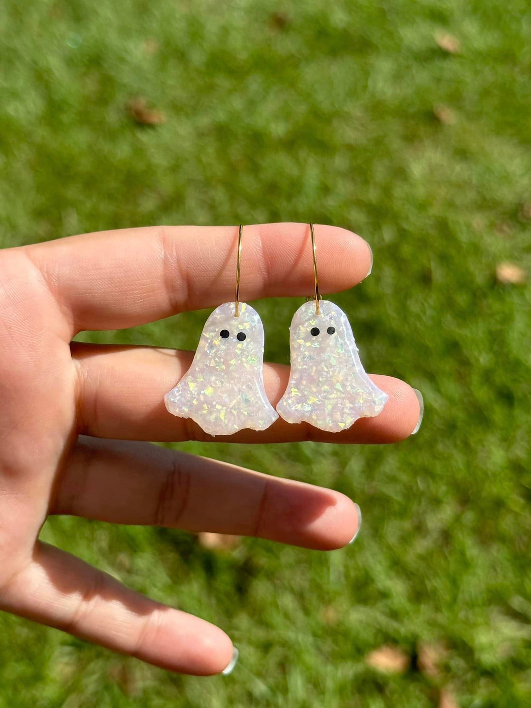 Ghostly Dangles
